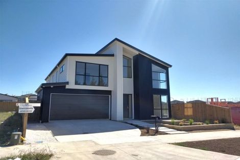 Photo of property in 10 Fjord Way, Karaka, Papakura, 2113