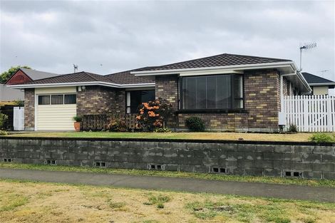 Photo of property in 96 Kapanui Road, Waikanae, 5036