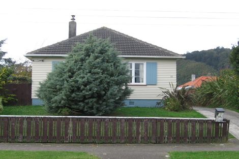 Photo of property in 16 Pringle Street, Taita, Lower Hutt, 5011