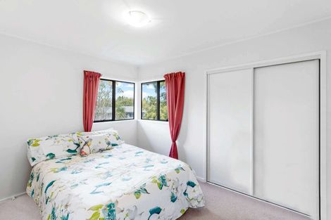 Photo of property in 3/72 Lake Road, Northcote, Auckland, 0627