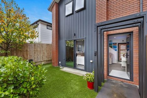 Photo of property in 2/19 Karamu Street, Te Atatu Peninsula, Auckland, 0610