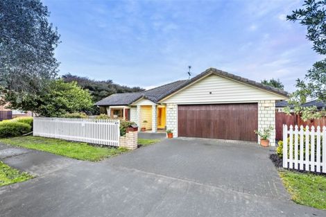 Photo of property in 2 Moravale Lane, Flat Bush, Auckland, 2016