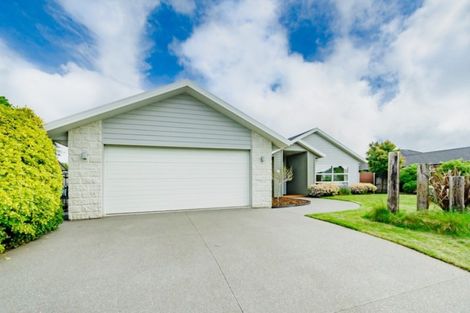 Photo of property in 7 Otupoa Way, Paraparaumu, 5032