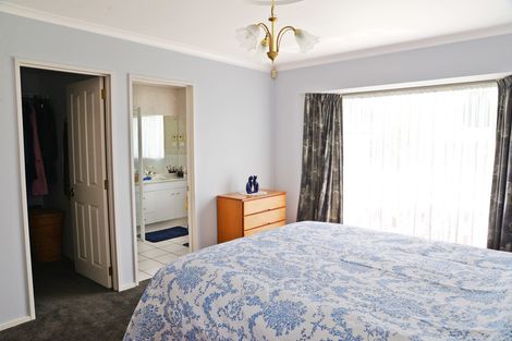 Photo of property in 2 Flora Place, Wattle Downs, Auckland, 2103