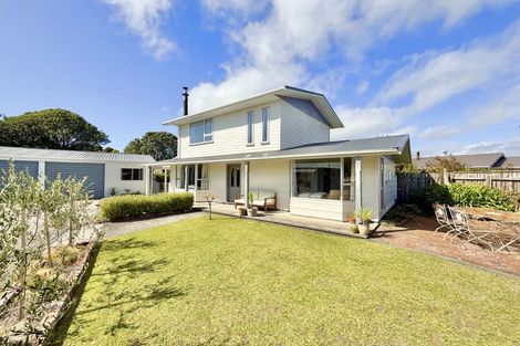 Photo of property in 3 Martin Place, Carters Beach, Westport, 7825