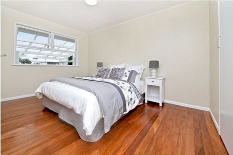 Photo of property in 16 Gainsborough Street, Manurewa, Auckland, 2102