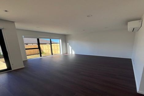 Photo of property in 31 Booralee Avenue, Botany Downs, Auckland, 2010