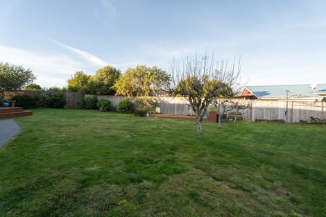 Photo of property in 2 Fitzwilliam Terrace, Tawa, Wellington, 5028
