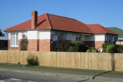 Photo of property in 1 Cameron Street, Waimate, 7924