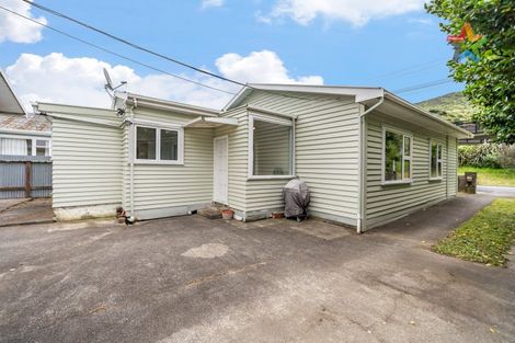 Photo of property in 8 Golf Road, Manor Park, Lower Hutt, 5019