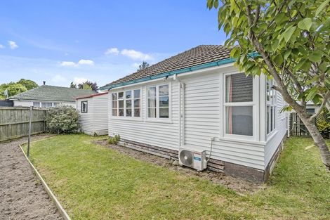 Photo of property in 1/11 Hollyford Avenue, Bryndwr, Christchurch, 8053