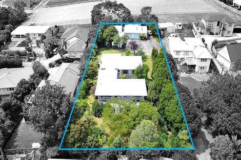 Photo of property in 26 Millbrook Road, Henderson, Auckland, 0612