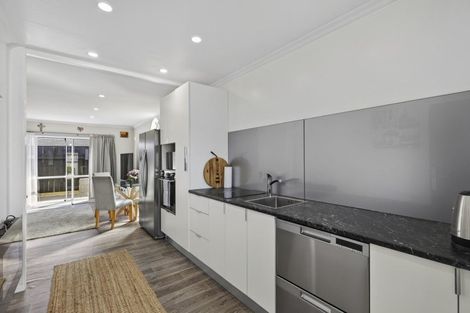 Photo of property in 3/220 Coronation Avenue, Welbourn, New Plymouth, 4310