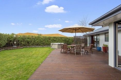 Photo of property in 27 Hawkins Place, Rangiora, 7400