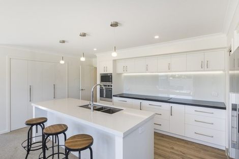 Photo of property in 2 Hydrangea Lane, Milson, Palmerston North, 4414