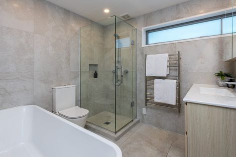 Photo of property in 8a Rarere Road, Hauraki, Auckland, 0622