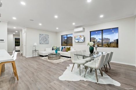 Photo of property in 60 Lime Hill Rise, Flat Bush, Auckland, 2019