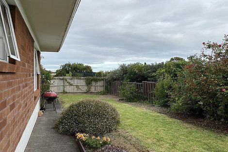 Photo of property in 2/32 Highland Park Drive, Highland Park, Auckland, 2010