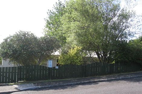 Photo of property in 1 Paris Place, Birkenhead, Auckland, 0626