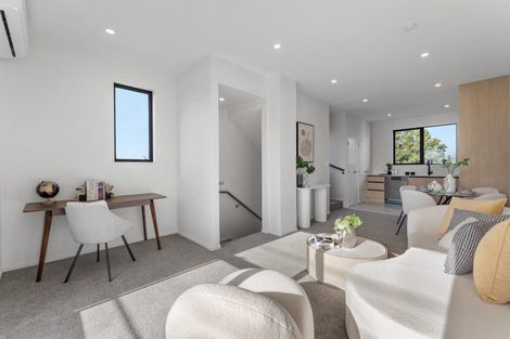 Photo of property in 4/113 Te Atatu Road, Te Atatu South, Auckland, 0610