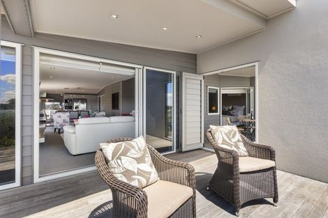 Photo of property in 96 Fisher Parade, Sunnyhills, Auckland, 2010