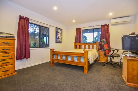 Photo of property in 59 Laingholm Drive, Laingholm, Auckland, 0604