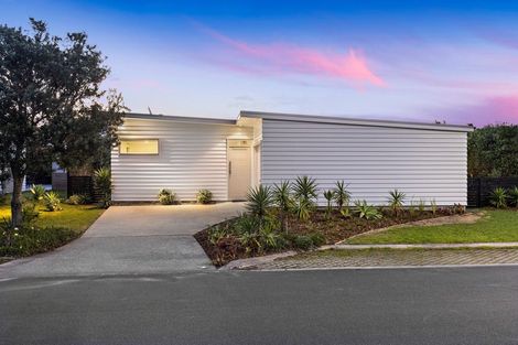 Photo of property in 22 Te Mana Street, Omaha, 0986