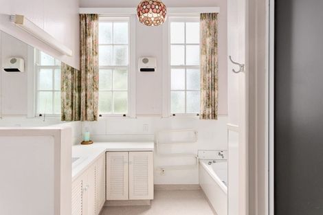 Photo of property in 1 Ormond Road, Whataupoko, Gisborne, 4010