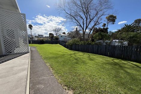 Photo of property in 2/27 Roberts Road, Te Atatu South, Auckland, 0610