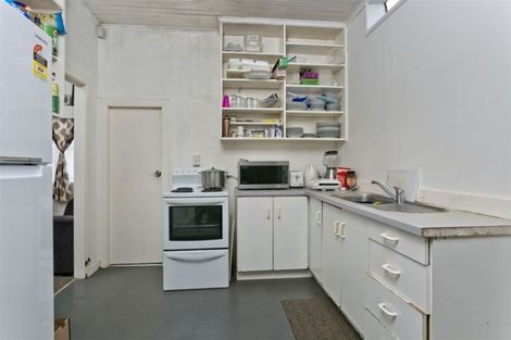 Photo of property in 15 Brandon Road, Glen Eden, Auckland, 0602