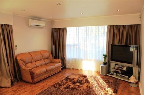 Photo of property in 5 Chantal Place, Red Hill, Papakura, 2110