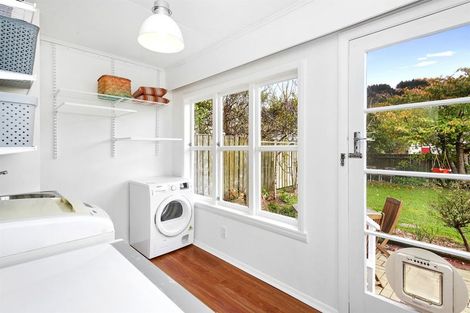 Photo of property in 25 Findlay Street, Tawa, Wellington, 5028