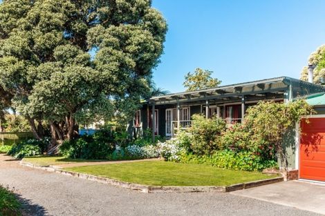 Photo of property in 24 Wellwood Terrace, Te Awanga, 4102