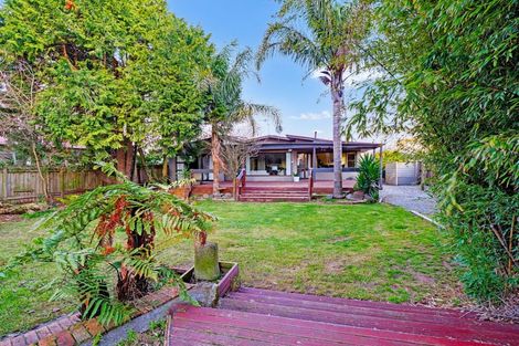 Photo of property in 1 Maxwells Line, Awapuni, Palmerston North, 4412