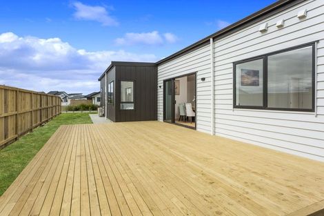 Photo of property in 75 Clarks Beach Road, Clarks Beach, 2122