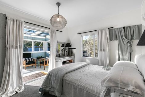 Photo of property in 3 Alison Road, Surfdale, Waiheke Island, 1081