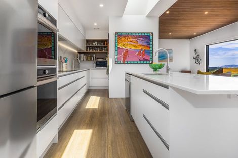 Photo of property in 76 Kotare Street, Waikanae, 5036