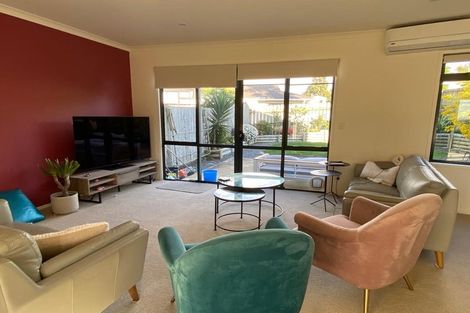 Photo of property in 21/69 Target Road, Totara Vale, Auckland, 0629