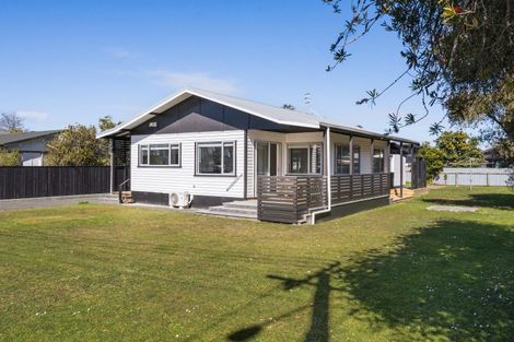 Photo of property in 8 Cousins Avenue East, Foxton Beach, Foxton, 4815