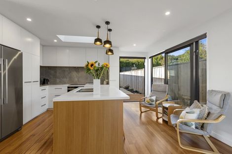 Photo of property in 15 Blakeborough Drive, Forrest Hill, Auckland, 0620