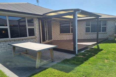 Photo of property in 18 Gibbston Close, Huntington, Hamilton, 3210