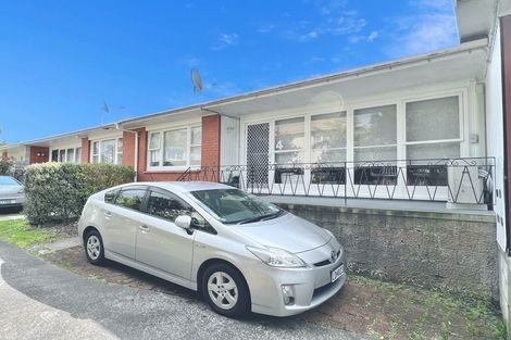 Photo of property in 1/8 Tawera Road, Greenlane, Auckland, 1051