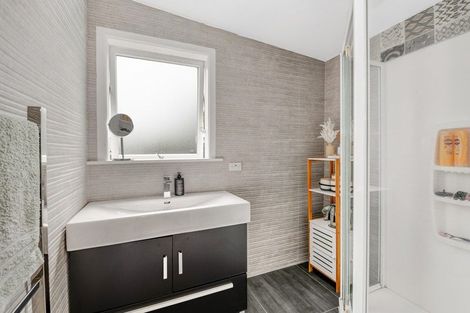 Photo of property in 3 Gow Street, Helensville, 0800