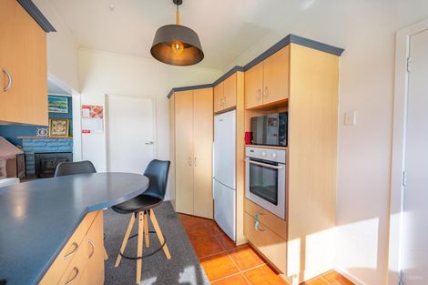Photo of property in 60 Timaru Road, Waimate, 7924