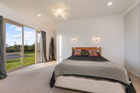 Photo of property in 72 Aranui Road, Kairanga, Palmerston North, 4475