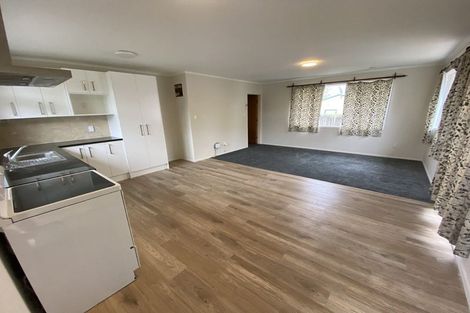 Photo of property in 3 Tiroroa Avenue, Te Atatu South, Auckland, 0610