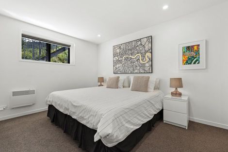 Photo of property in 16 Highlands Close, Queenstown, 9300