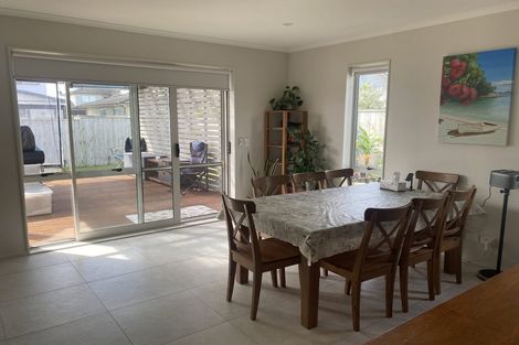 Photo of property in 21 Pepene Avenue, Takanini, 2112
