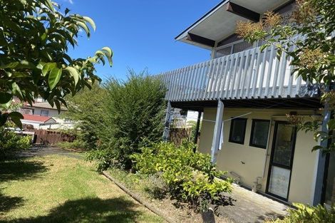 Photo of property in 1/17 Powrie Street, Glenfield, Auckland, 0629