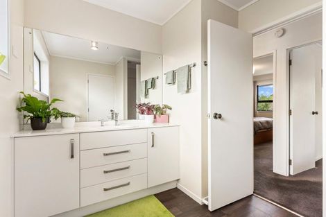 Photo of property in 2/6 Annette Avenue, Te Atatu South, Auckland, 0610